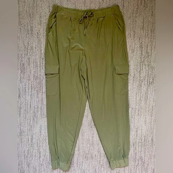 Brittany Humble large very soft Light Green Joggers - Picture 3 of 10